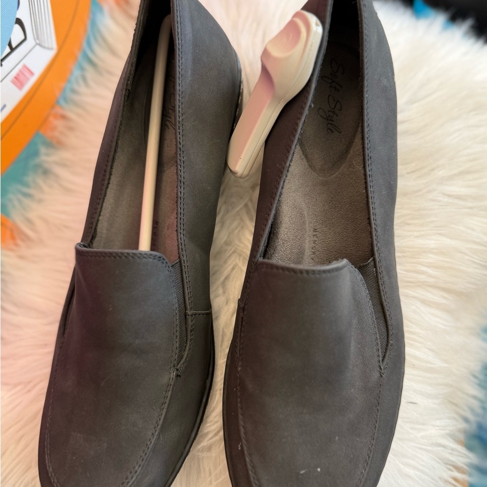 Soft Style Women's Black Loafers